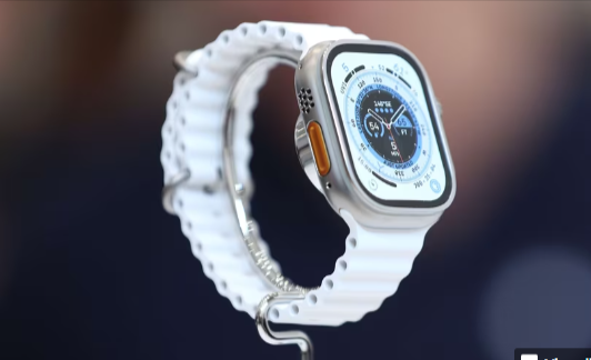 The Apple Watch Ultra Saves Man’s Life After Going Underwater